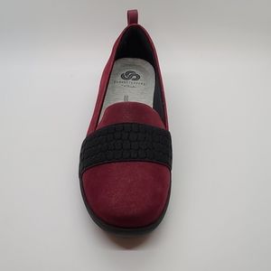 Clarks Cloud Stepper Maroon Flats Size 6